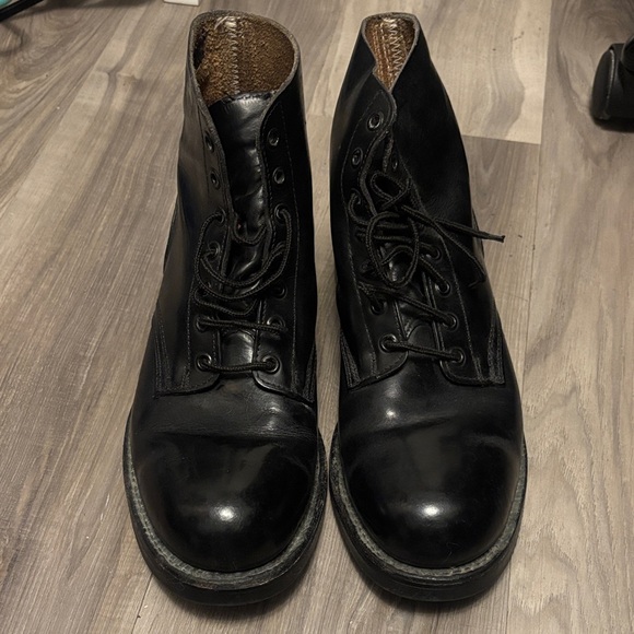 Shoes - Vintage biltrite leather steel toe boots